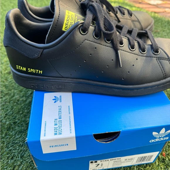 Adidas ‘Stan Smith’. Size 7.5 M - Picture 4 of 7